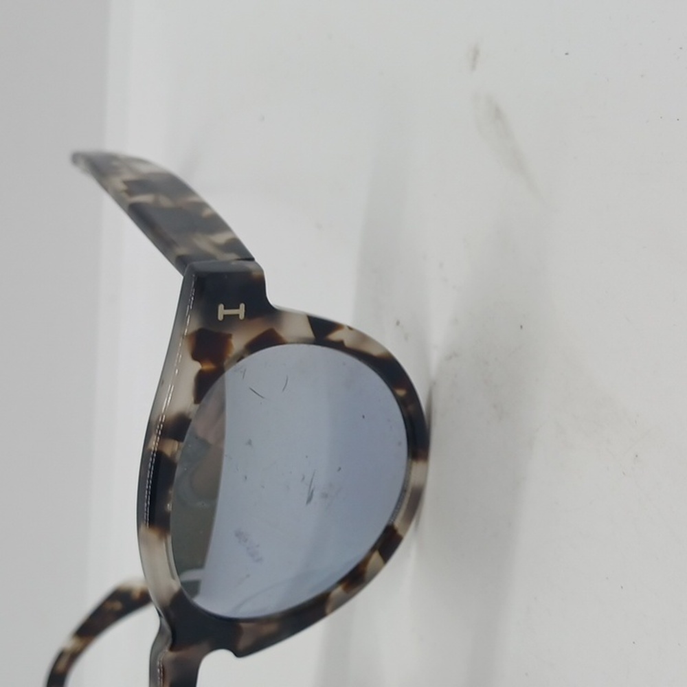 NWOT ILLESTEVA SUNGLASSES LEONARD - Picture 3 of 5